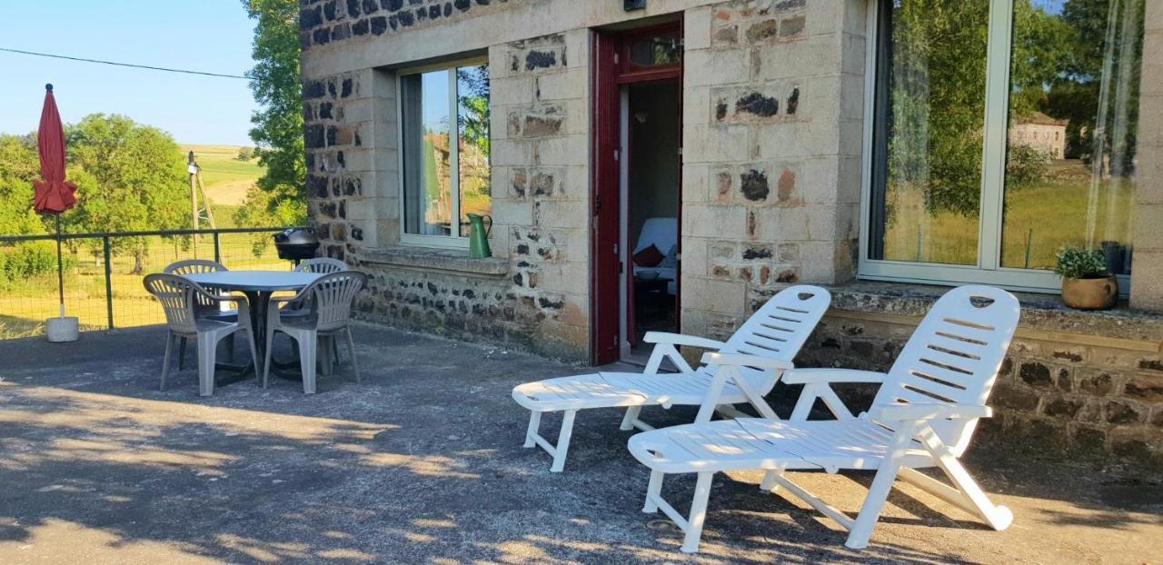 Charmant appartement familial en Rez de jardin en pleine nature Alleyrac Extérieur photo